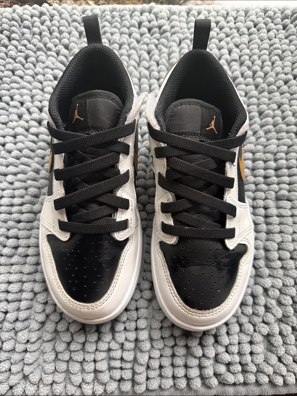 Jordan Kids Black, White and Gold Low-Top Sneakers